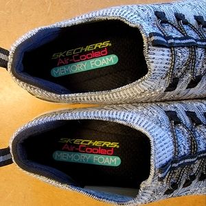 Women's Sketchers slip on size 10 with stretchy fabric & collar. Super comfort!